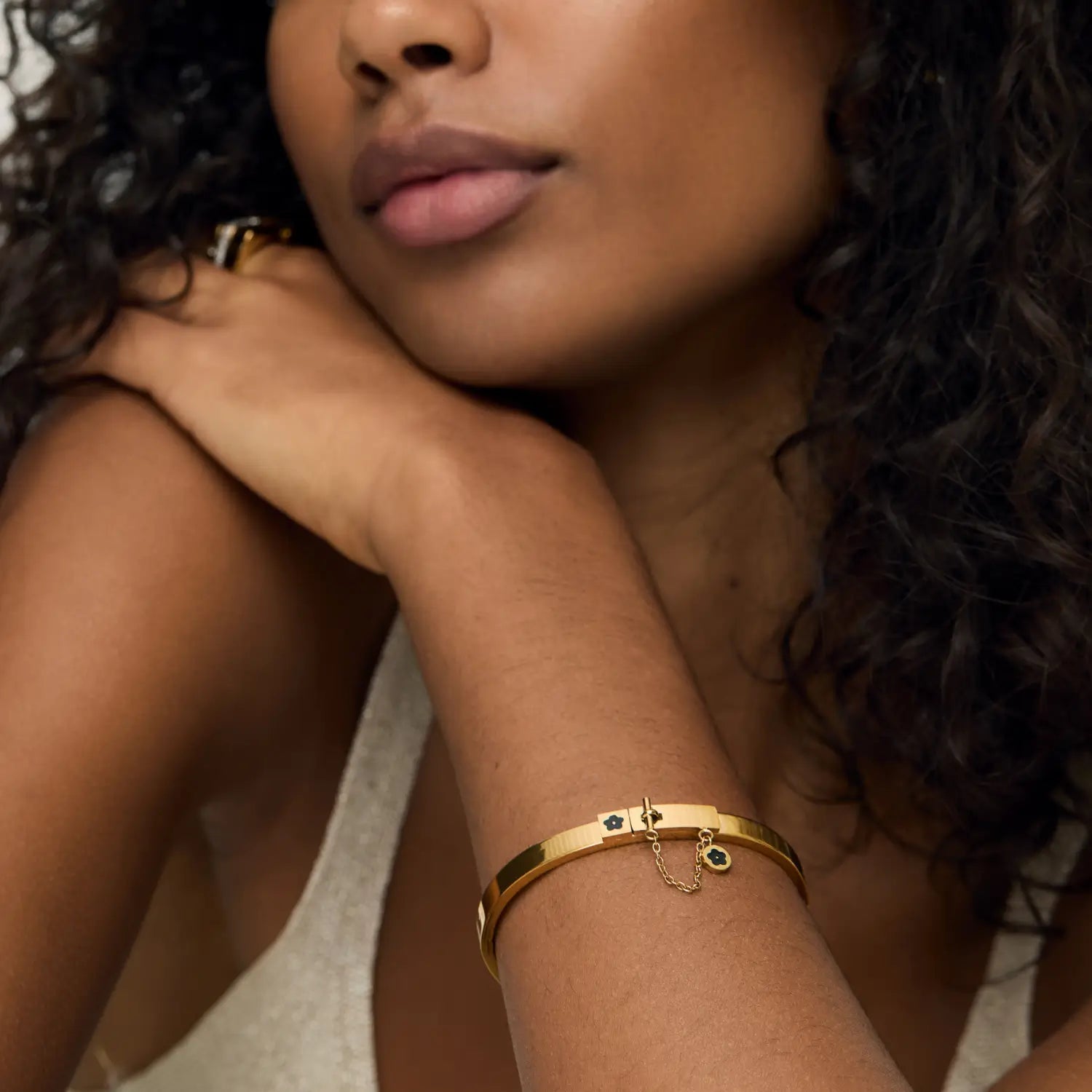 Bracelete Flores com Fechadura