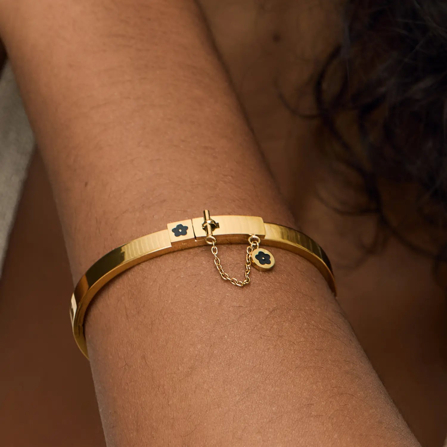 Bracelete Flores com Fechadura