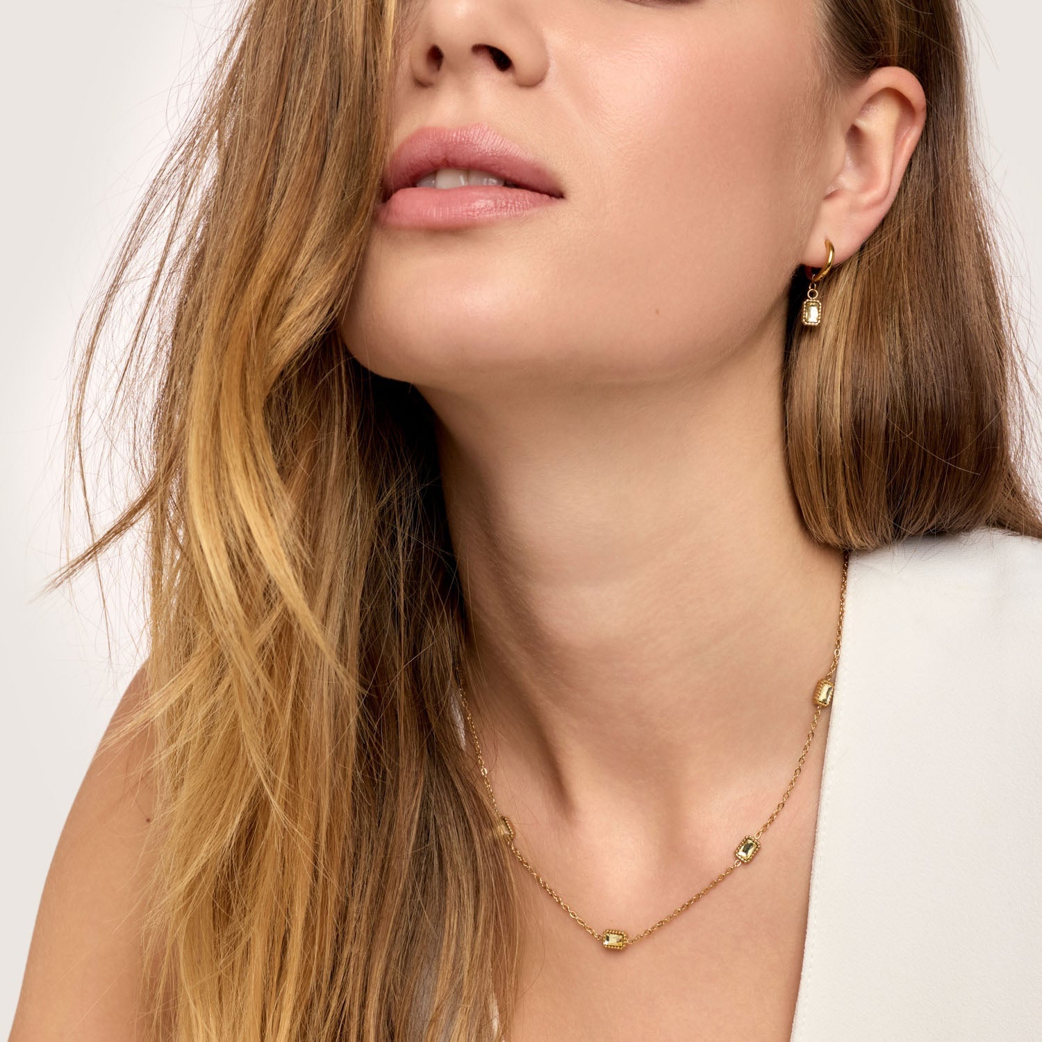 Brincos Ponto Dourado