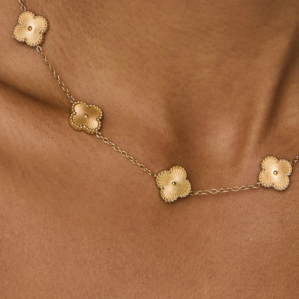 Colar de Trevo Dourado