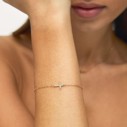 Pulseira Cruz com Pedras Brilhantes